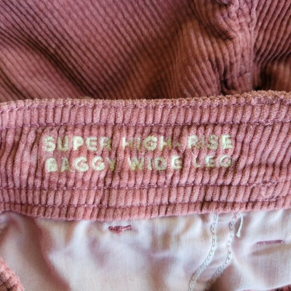 American Eagle pink super high rise baggy wide leg corduroy cargo pants size 6 - Picture 5 of 11